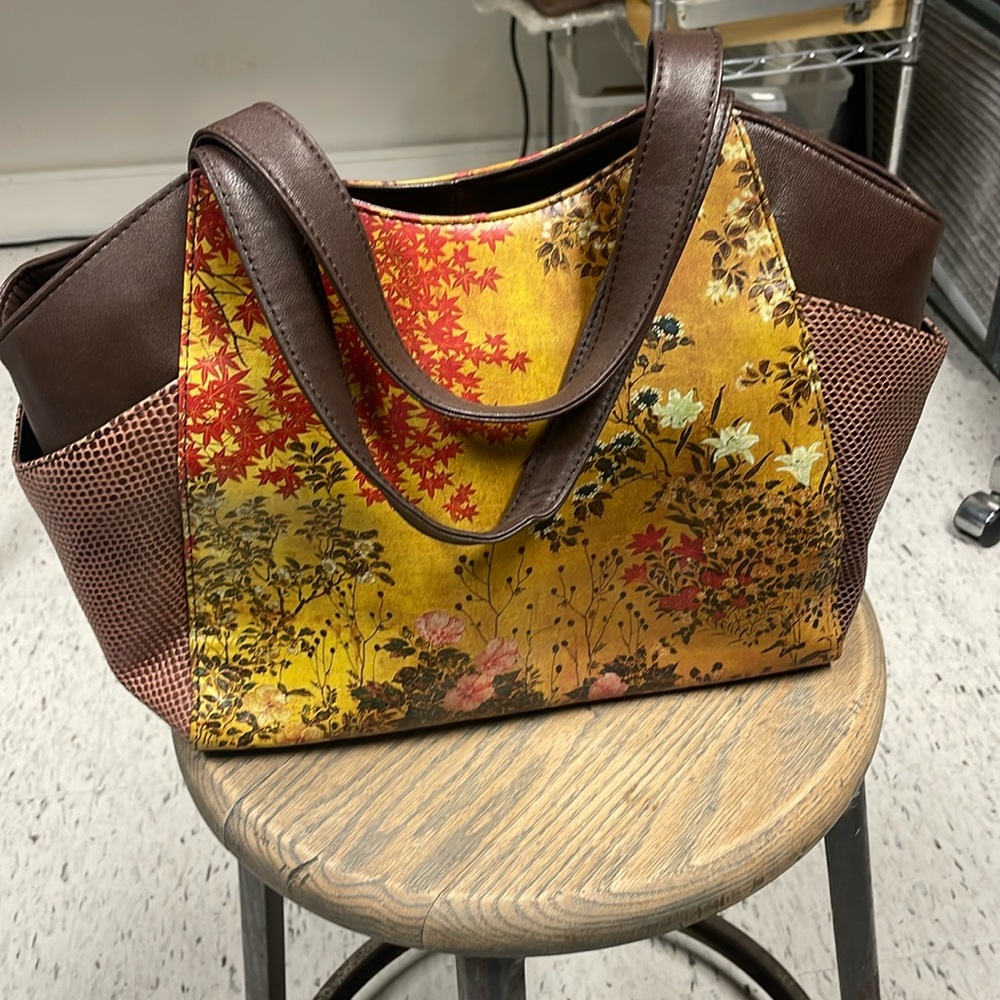 Icon tote bag